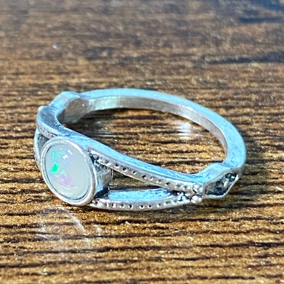 Round Blue Opal & Stainless Steel Women’s Ring Size 5 - Picture 3 of 5